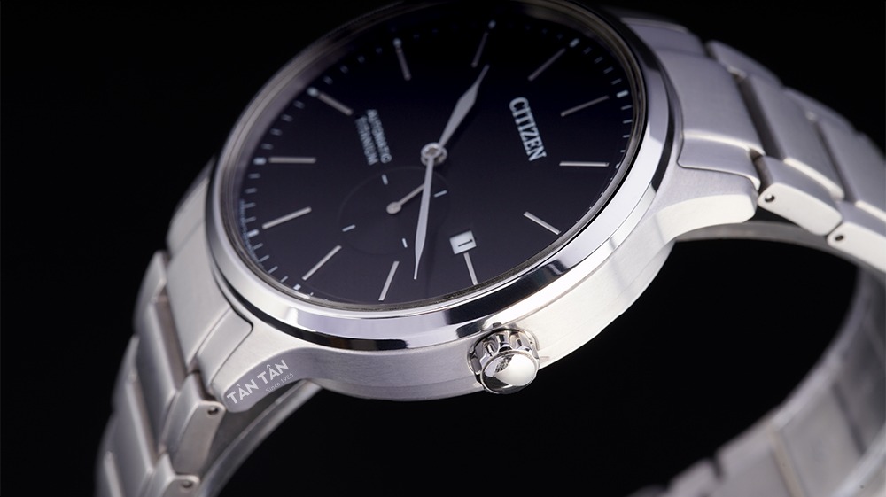 Đồng hồ Citizen NJ0090-81E - Citizen NJ0090-81E có vỏ Super Titanium