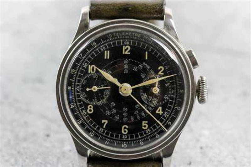 chronograph watch la gi